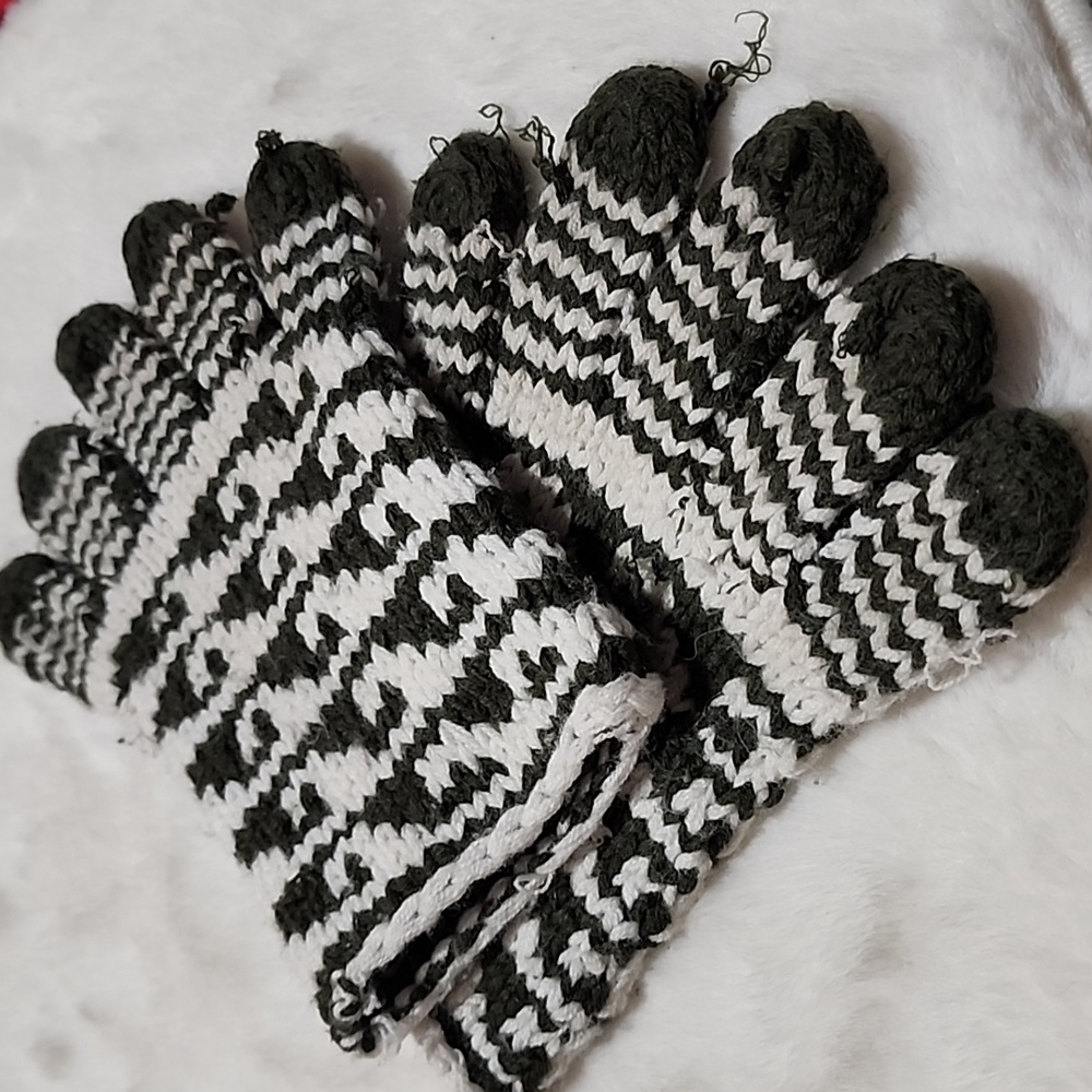 ASSORTMENT OF GLOVES FOR FAMILY AND FRIENDS 🧡 - Picture 8 of 8